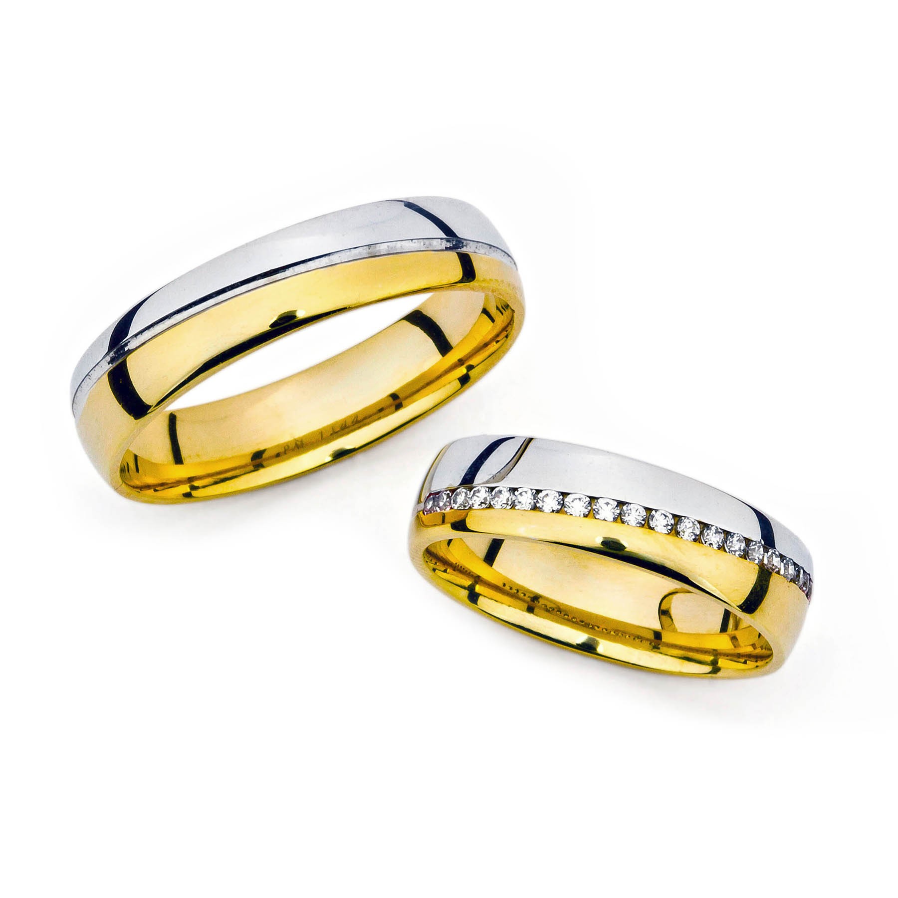 Snubní prsteny ze zlata s kameny po obvodu